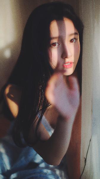 人妻在客厅被C的呻吟