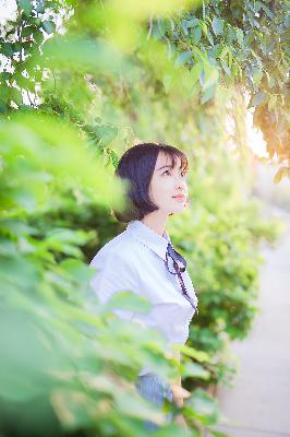 青青河边草