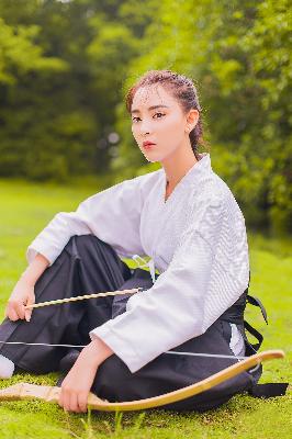 夜夜穞天天穞狠狠穞AV美女按摩