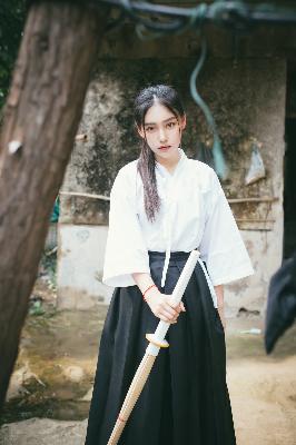男女黄床上色视频免费的小说