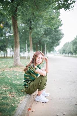 办公室奶边摸边做爰69式图片