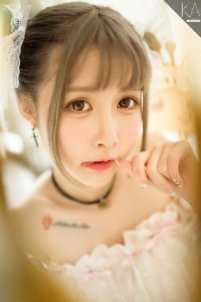 小婕子伦流澡到高潮视频