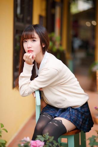 中国白嫩丰满人妻VIDEOS