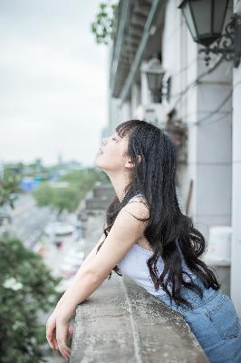 巜被部长玩弄的人妻