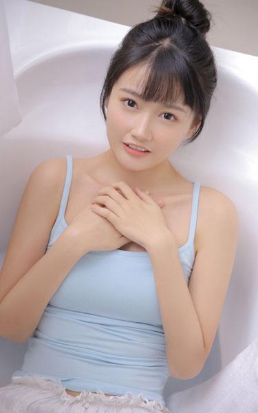 娇妻4P被八个男人伺候电影