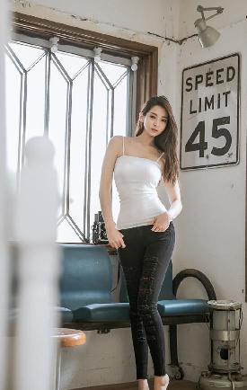娇妻裸体交换俱乐部61