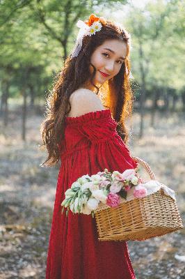 农村老女人PK视频的背景故事