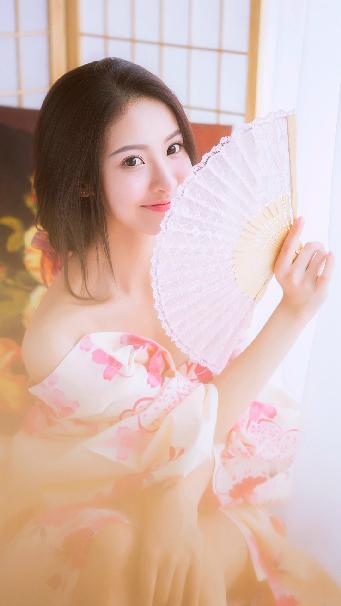 为啥女的舒服了要摸自己的胸