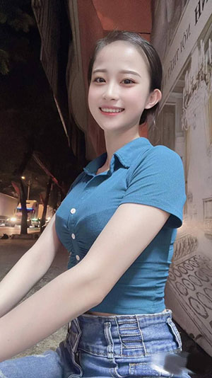 苏晴忘穿内裤坐公交车被揉到视频