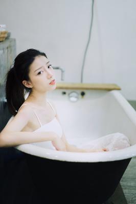 意大利A片巜艳丽人妻